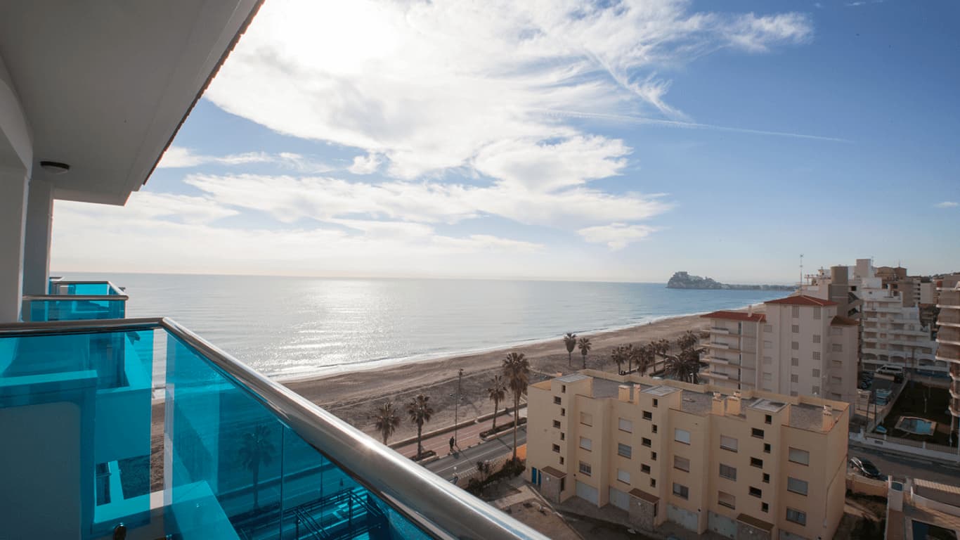 Vistas al Castillo del Papa Luna desde el balcón de una habitación del Hotel Acuazul Peñíscola 4 estrellas